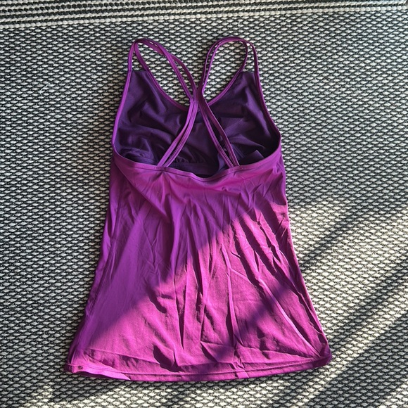 Nike Dri-Fit Criss Cross workout tank - Picture 2 of 5